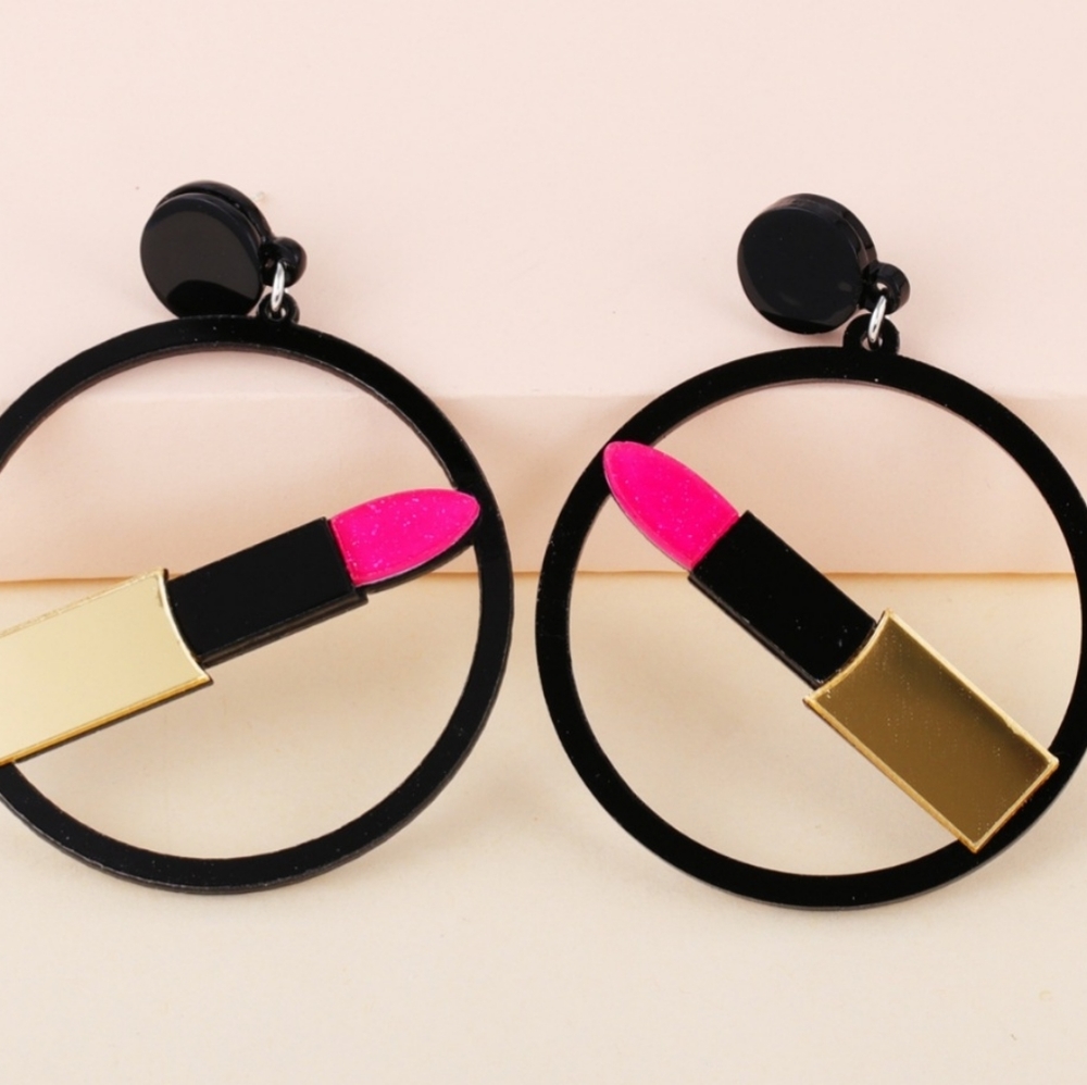 ⚠️💋💄Brand New  Lipstick Earrings